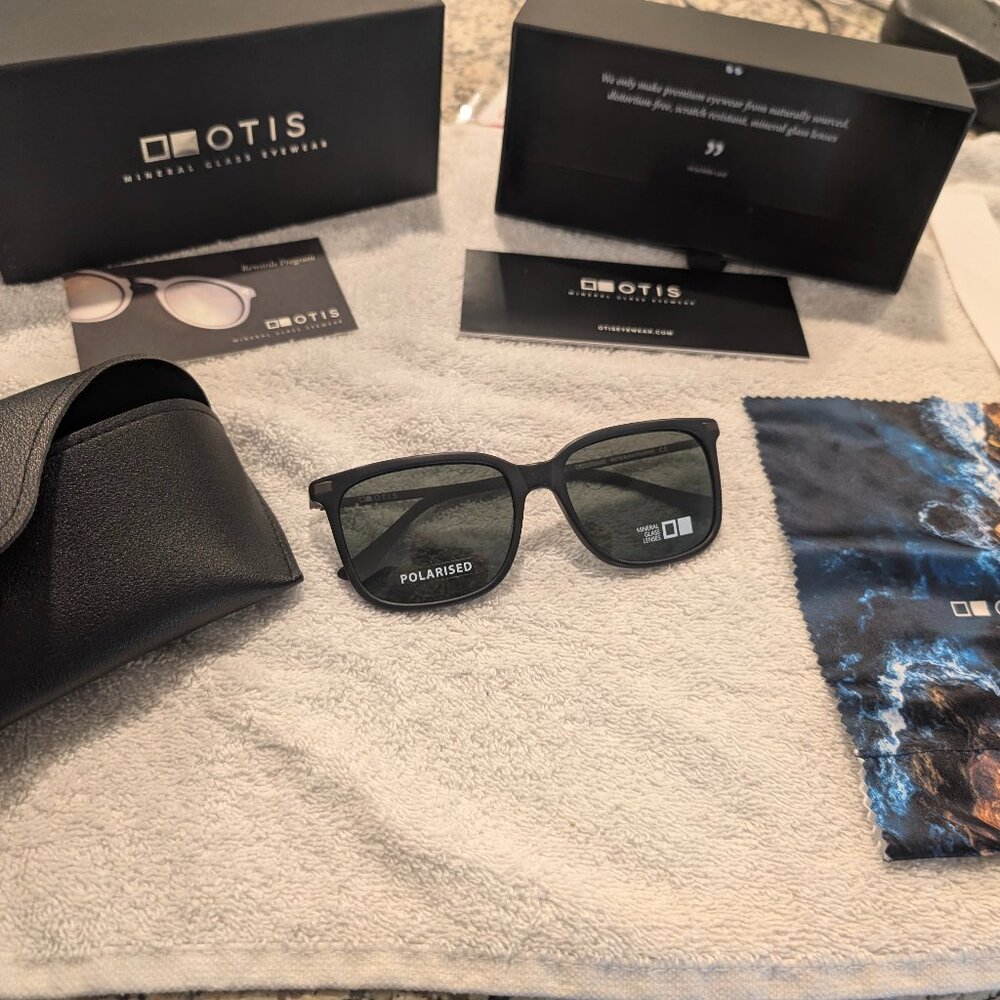 OTIS SUNGLASSES CROSSROADS MATTE BLACK POLARIZED 55/17/140MM NEW